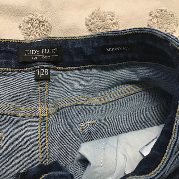 Judy Blue Skinny Fit Distressed Jeans.  Size 7/28 - Picture 7 of 11